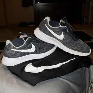 Nike Tajun Sneakers